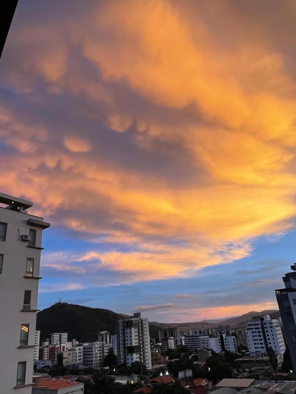 Apartment Luxurious At Fidel Anze Cochabamba
