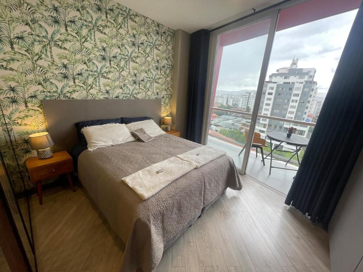 Luxurious At Fidel Anze *