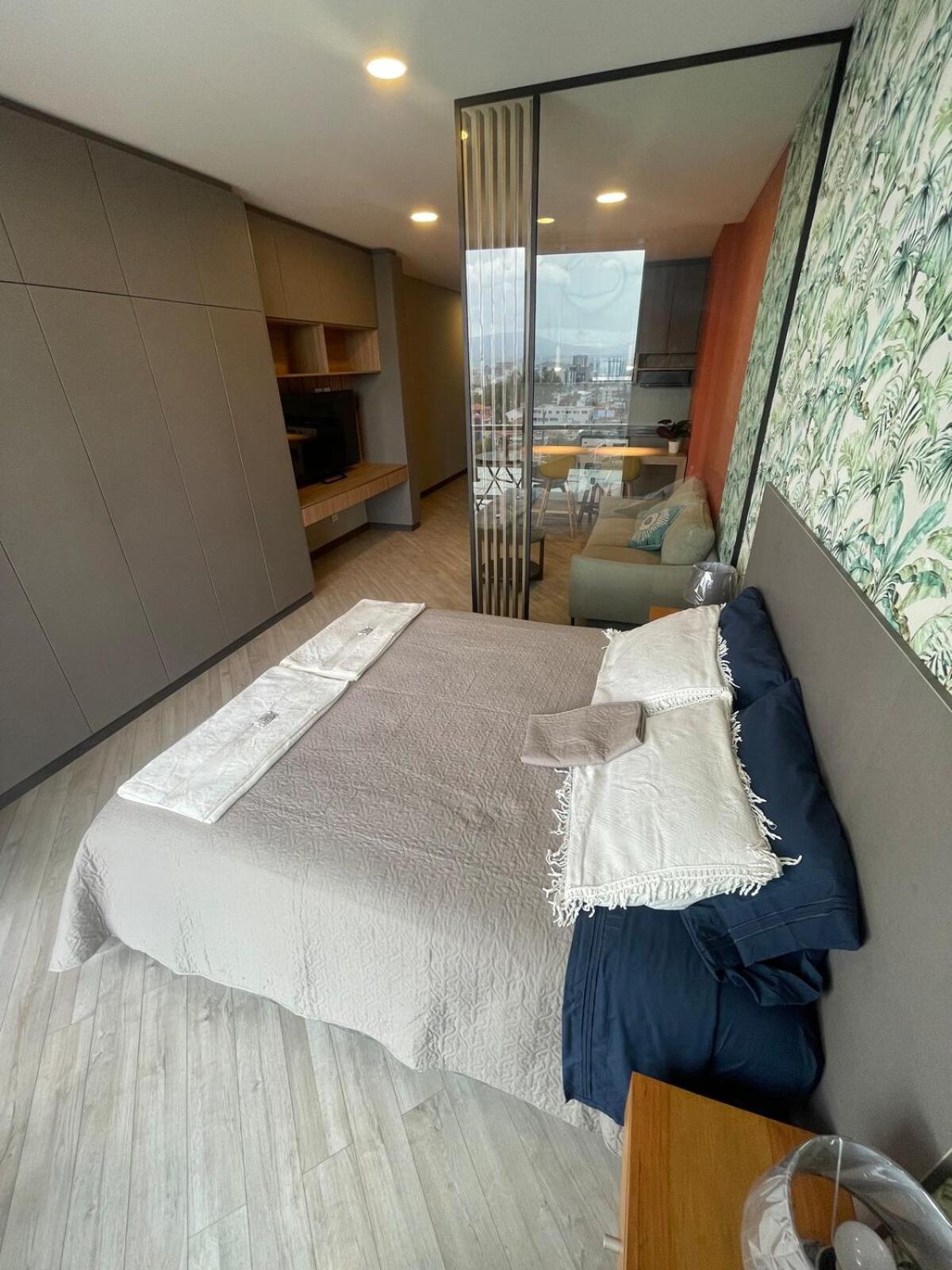 Luxurious At Fidel Anze *